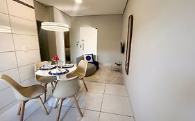 Casa 01 - Casa com 2 quartos, próximo a rodoviária e aeroporto